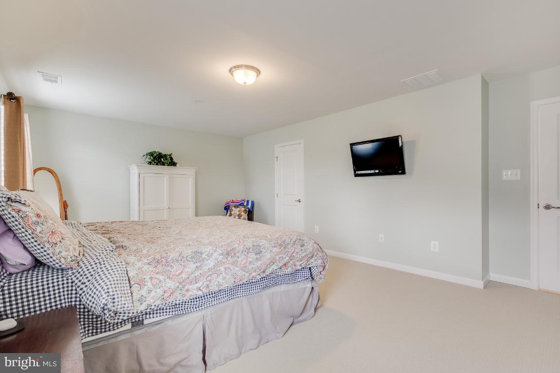 1141 Long Farm CIRCLE