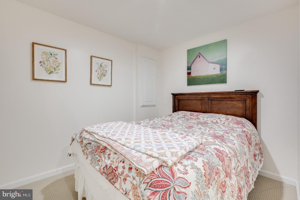 1141 Long Farm CIRCLE