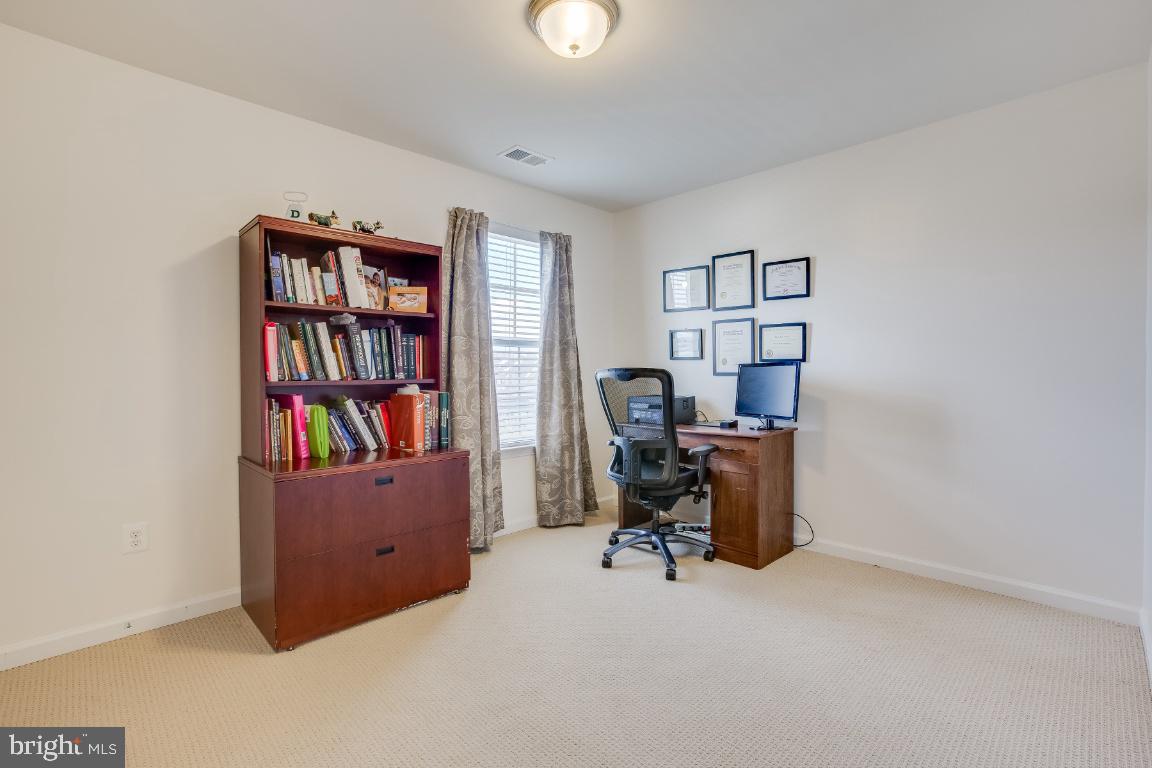 1141 Long Farm CIRCLE