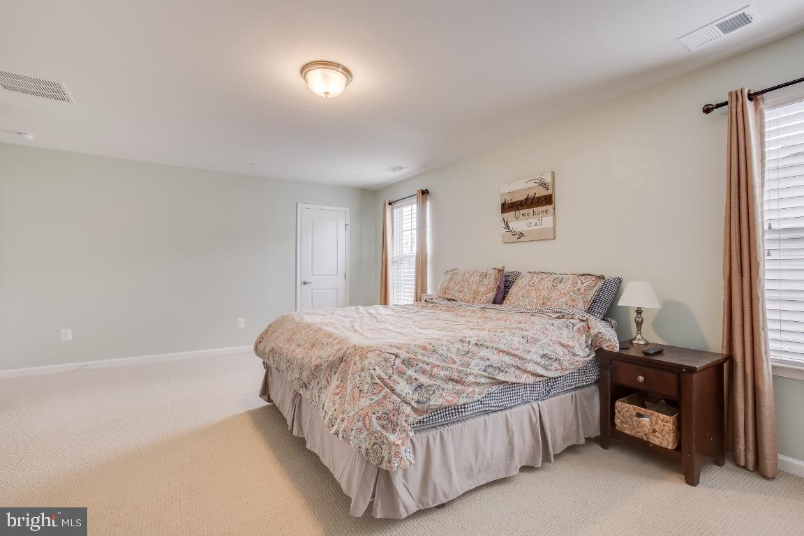 1141 Long Farm CIRCLE