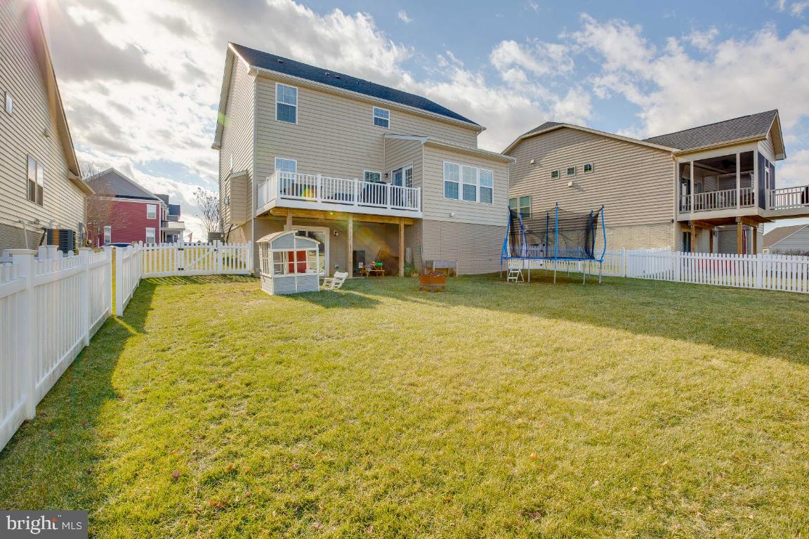 1141 Long Farm CIRCLE