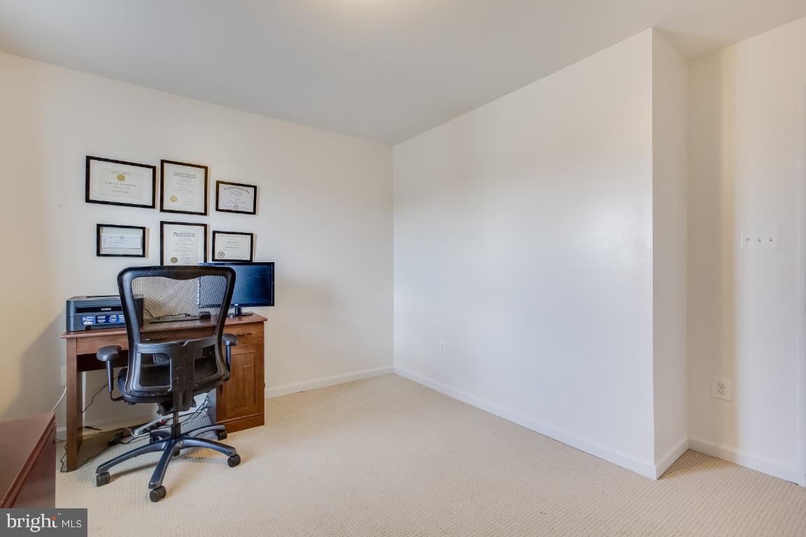 1141 Long Farm CIRCLE