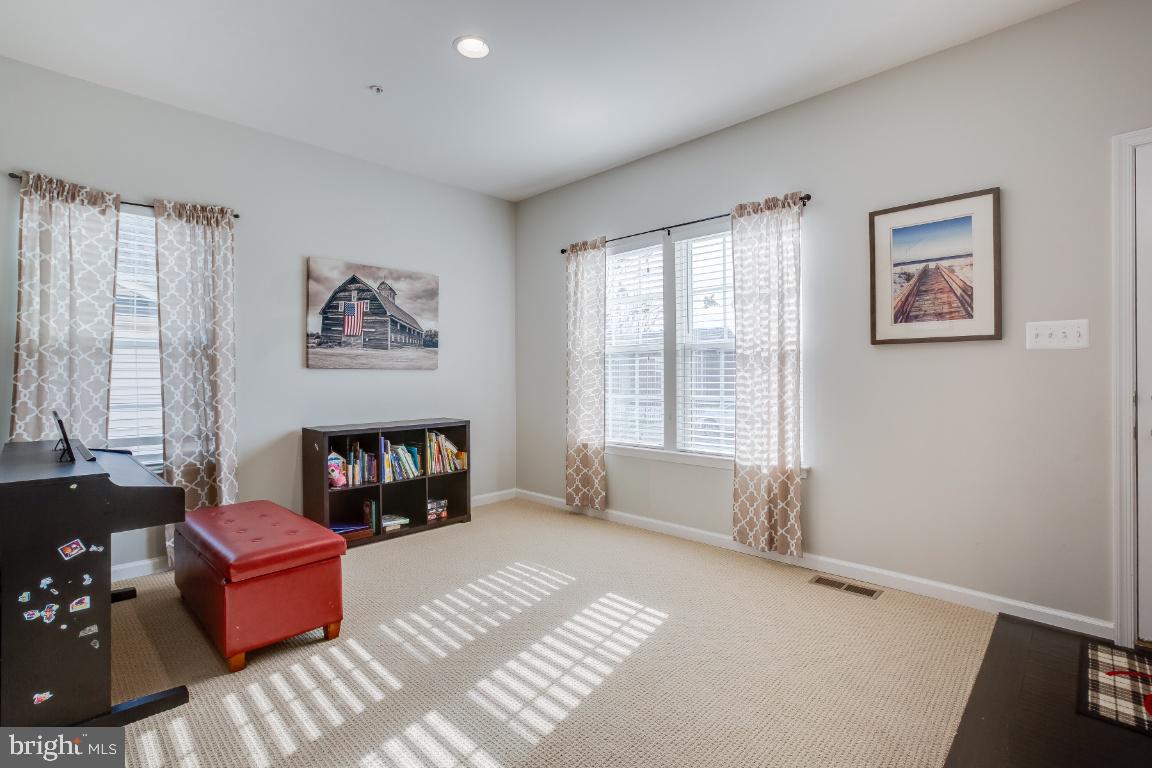 1141 Long Farm CIRCLE