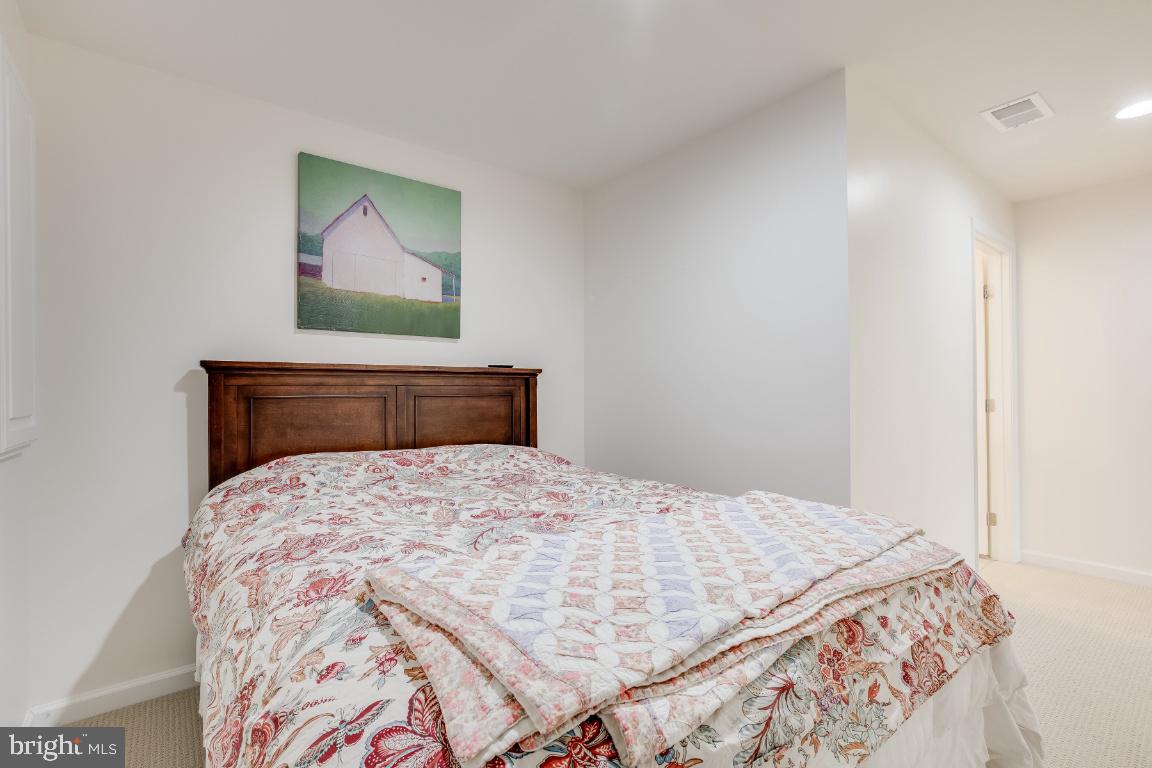 1141 Long Farm CIRCLE