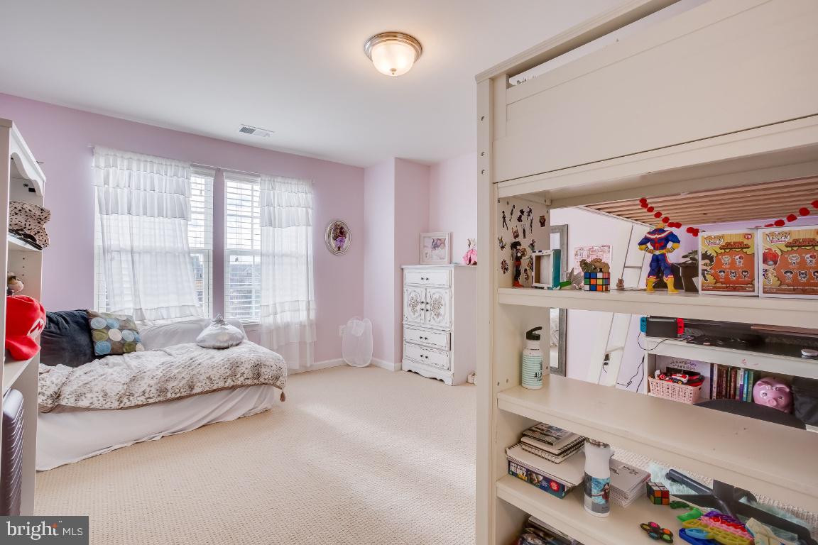 1141 Long Farm CIRCLE