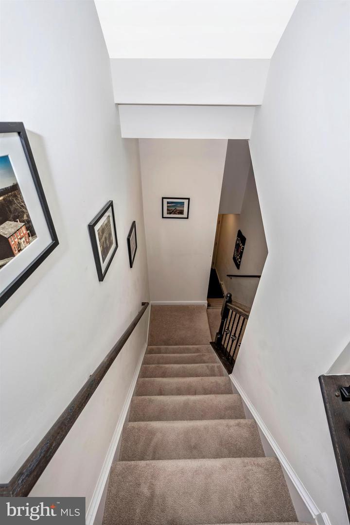 6426 Walcott LANE
