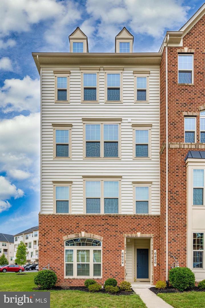 6426 Walcott LANE