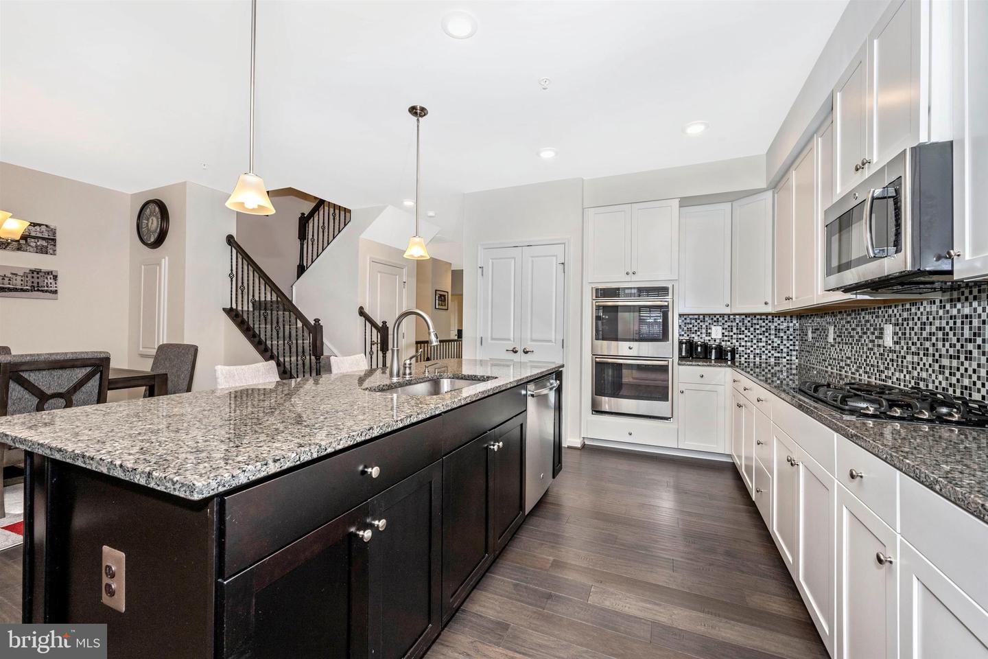 6426 Walcott LANE