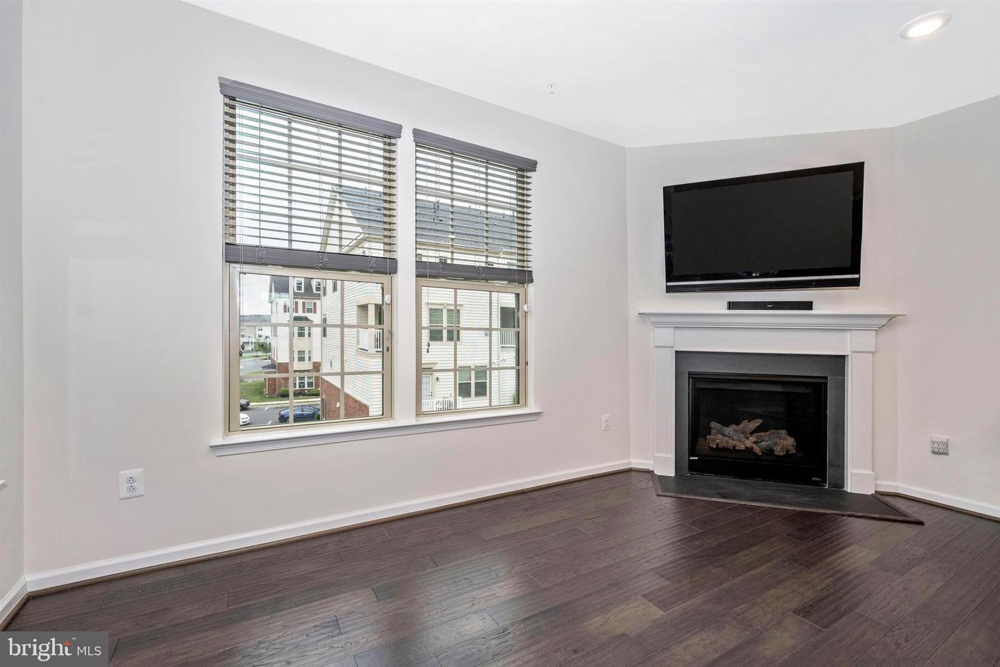 6426 Walcott LANE