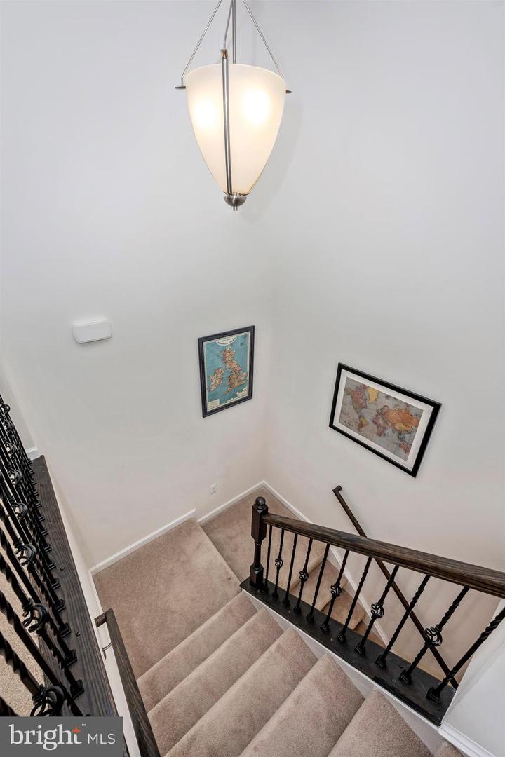 6426 Walcott LANE