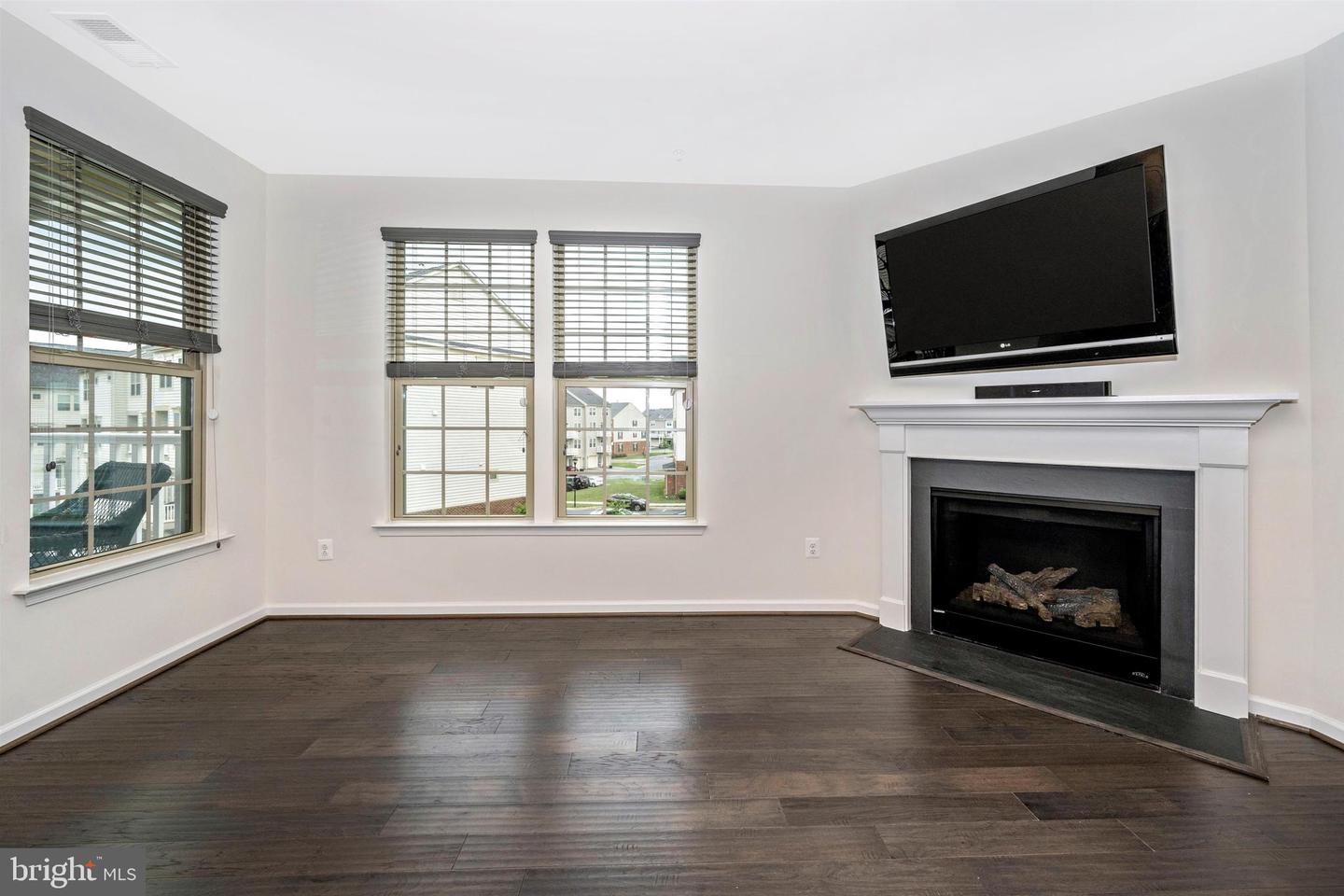 6426 Walcott LANE