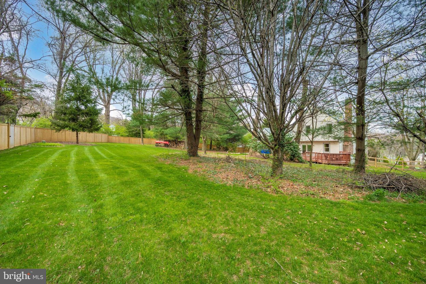 5595 Jollie DRIVE