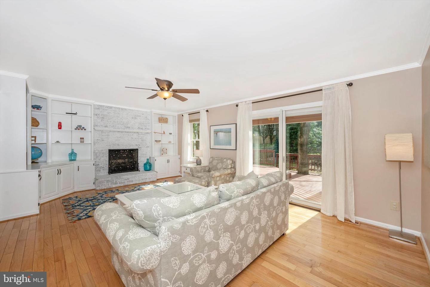5595 Jollie DRIVE