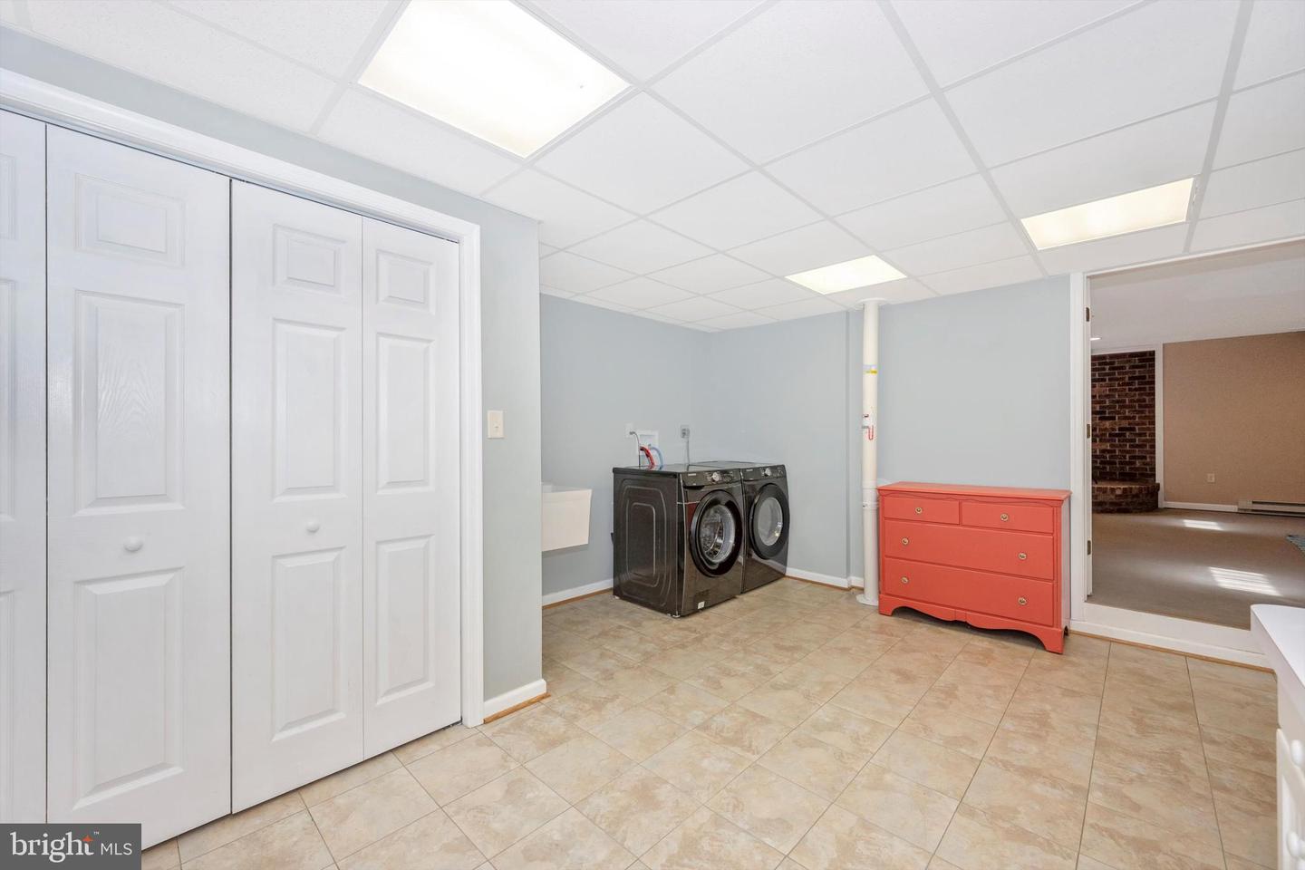 5595 Jollie DRIVE
