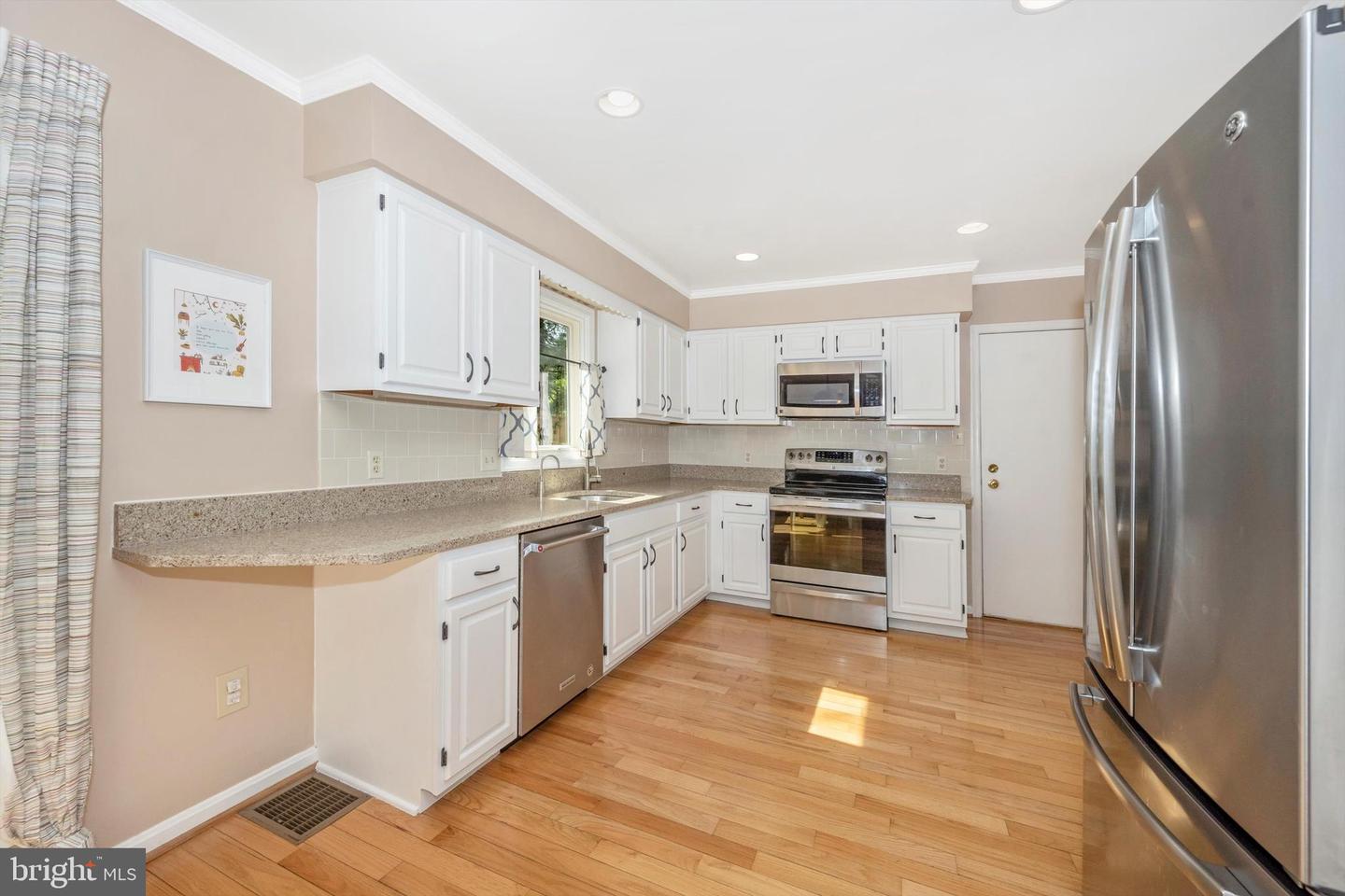 5595 Jollie DRIVE