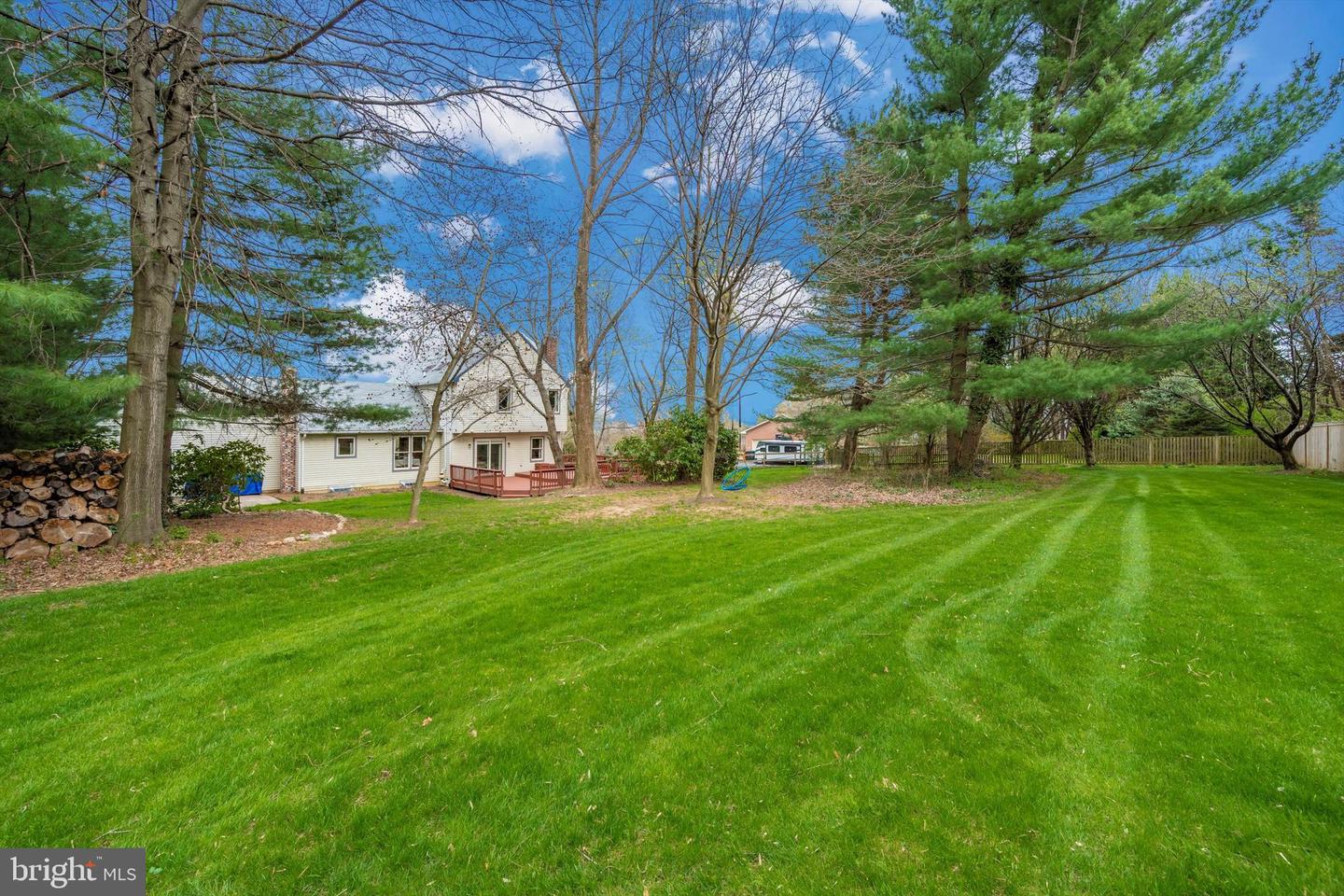 5595 Jollie DRIVE