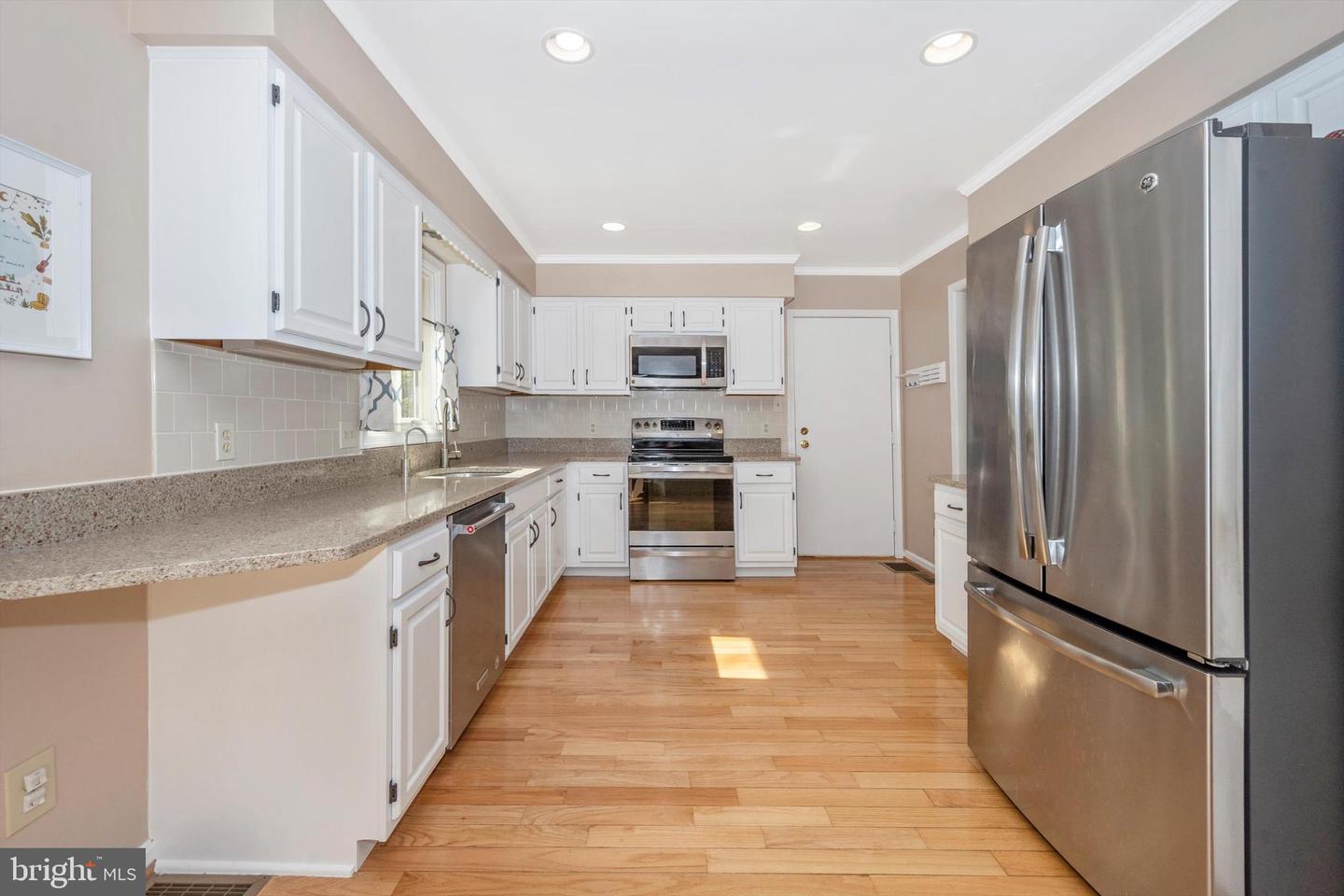 5595 Jollie DRIVE