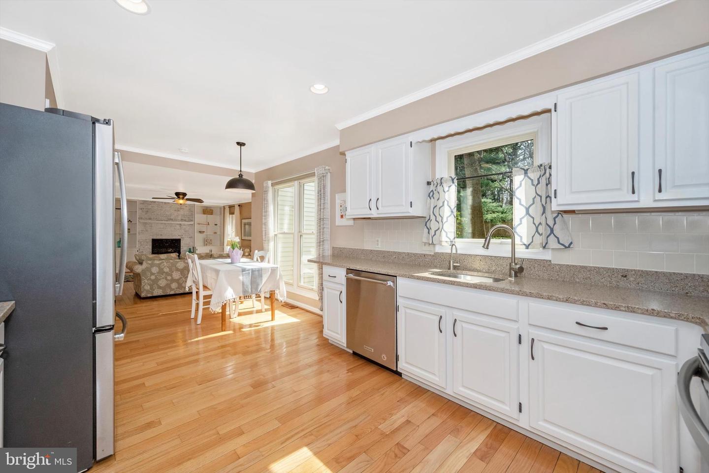 5595 Jollie DRIVE
