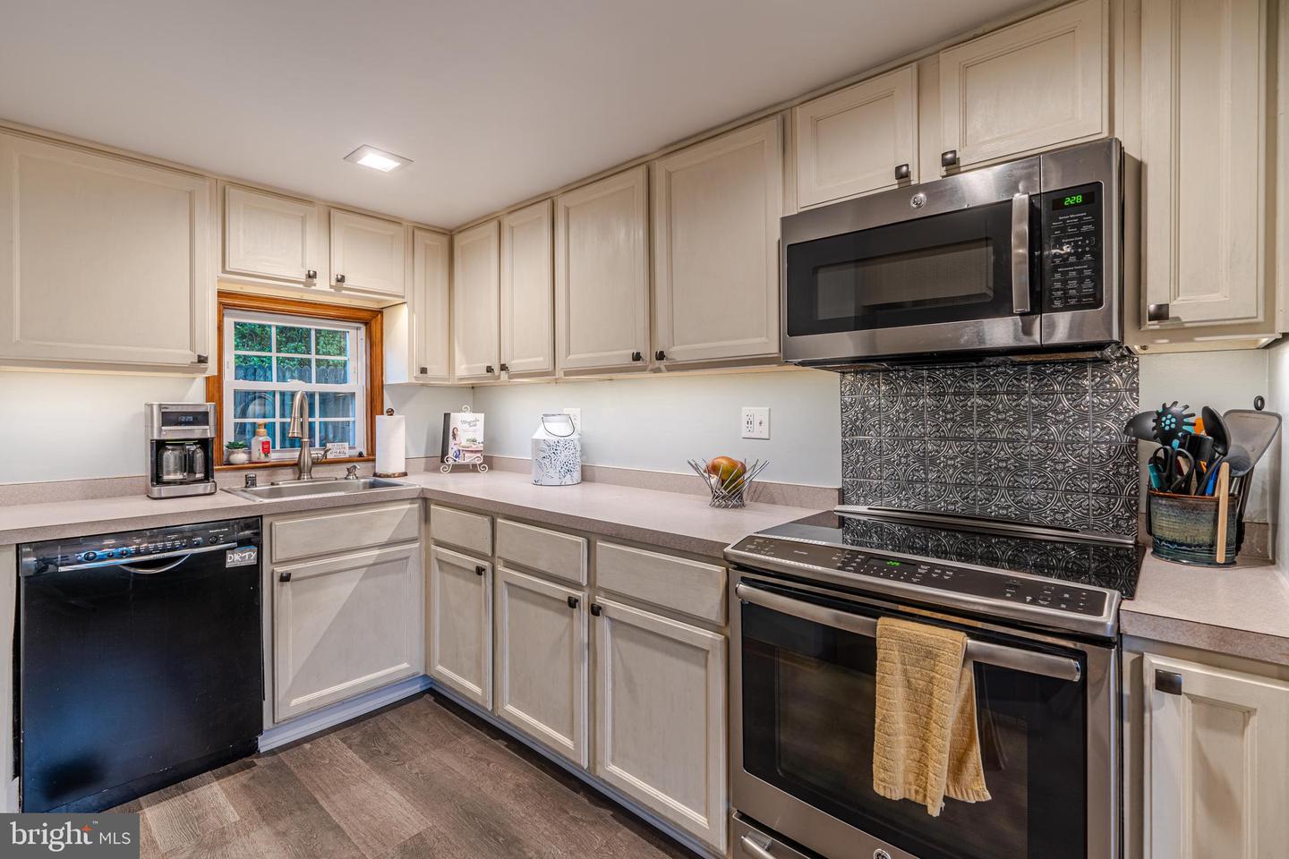 12513 Fingerboard ROAD
