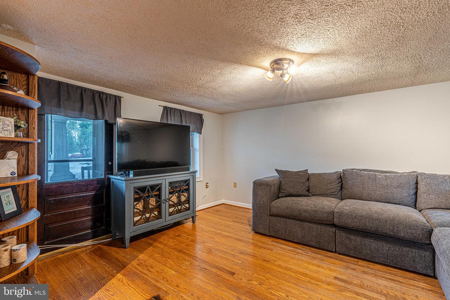 12513 Fingerboard ROAD