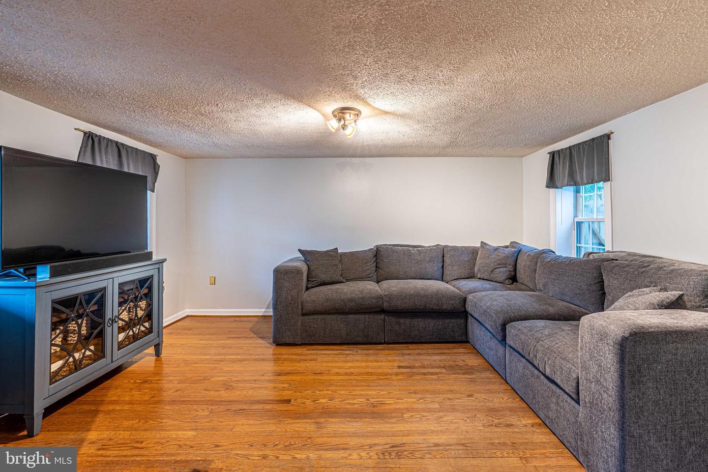 12513 Fingerboard ROAD