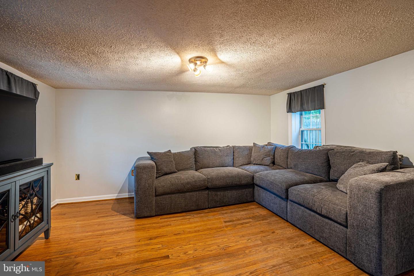 12513 Fingerboard ROAD