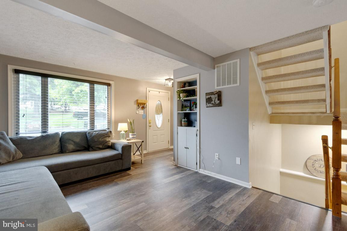 5582 Talbot COURT