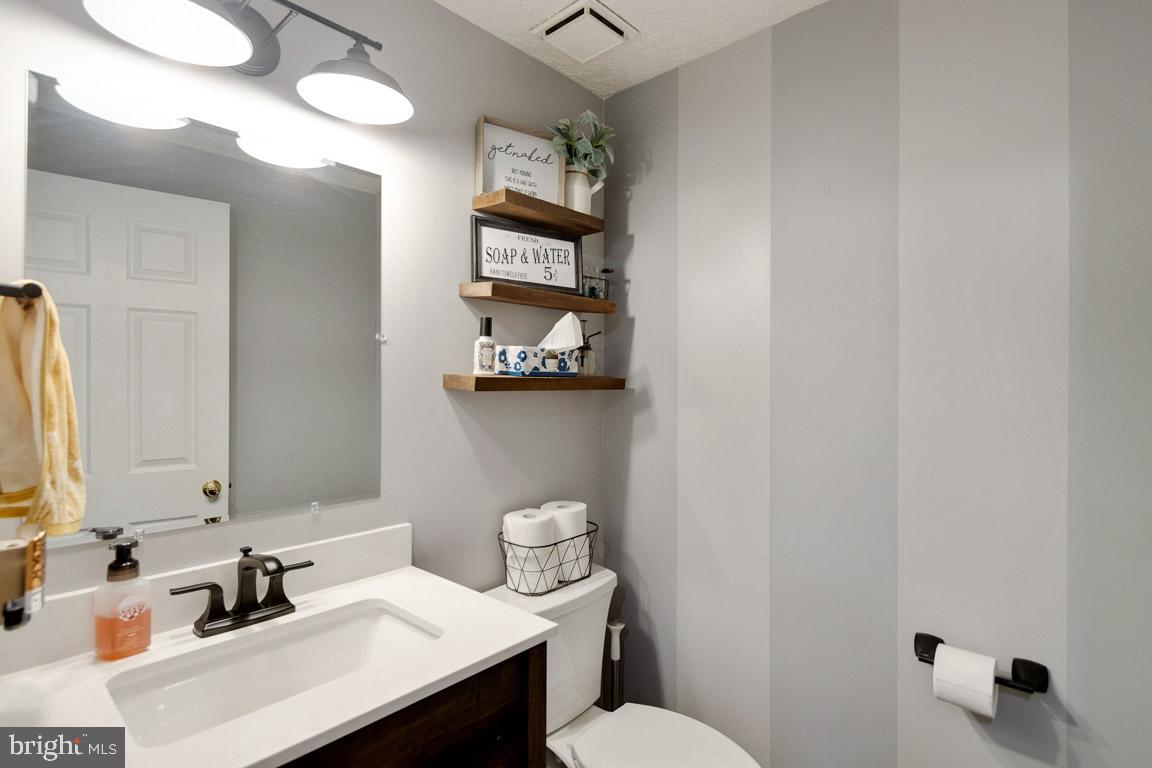 5582 Talbot COURT