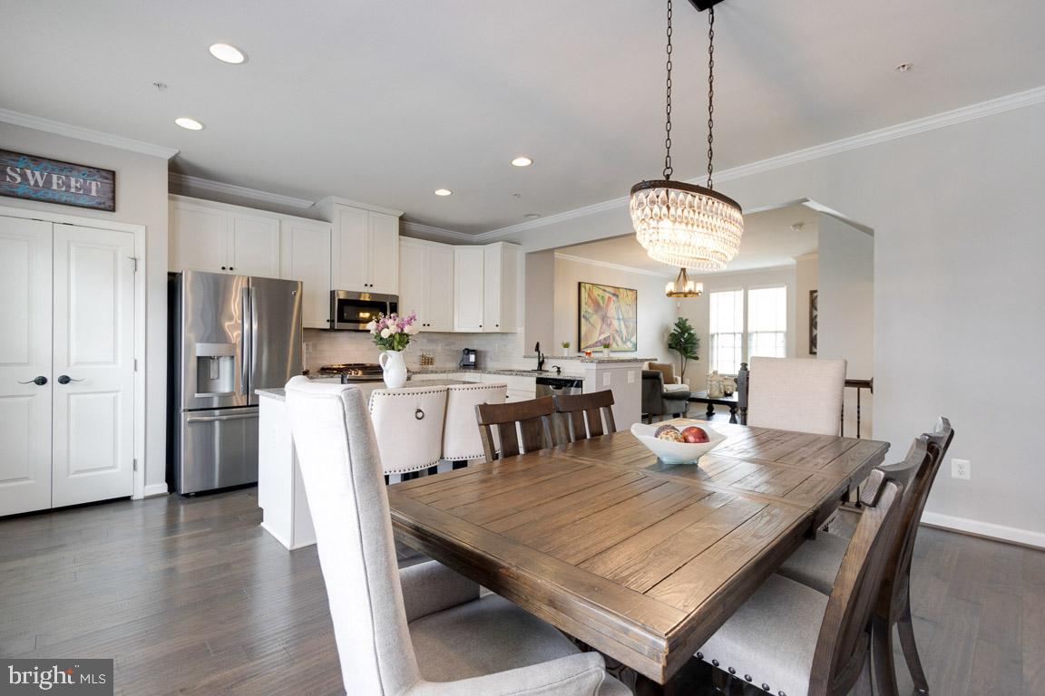 6346 Walcott LANE