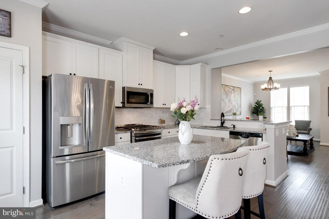 6346 Walcott LANE