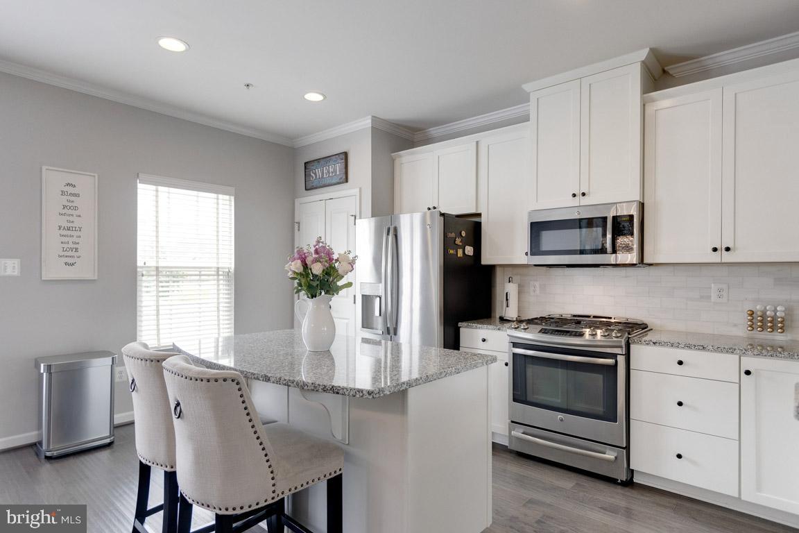 6346 Walcott LANE