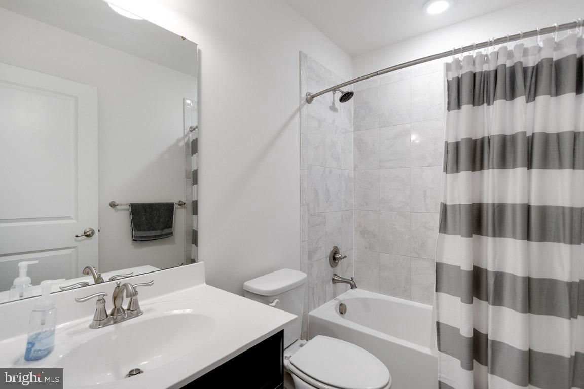 6346 Walcott LANE