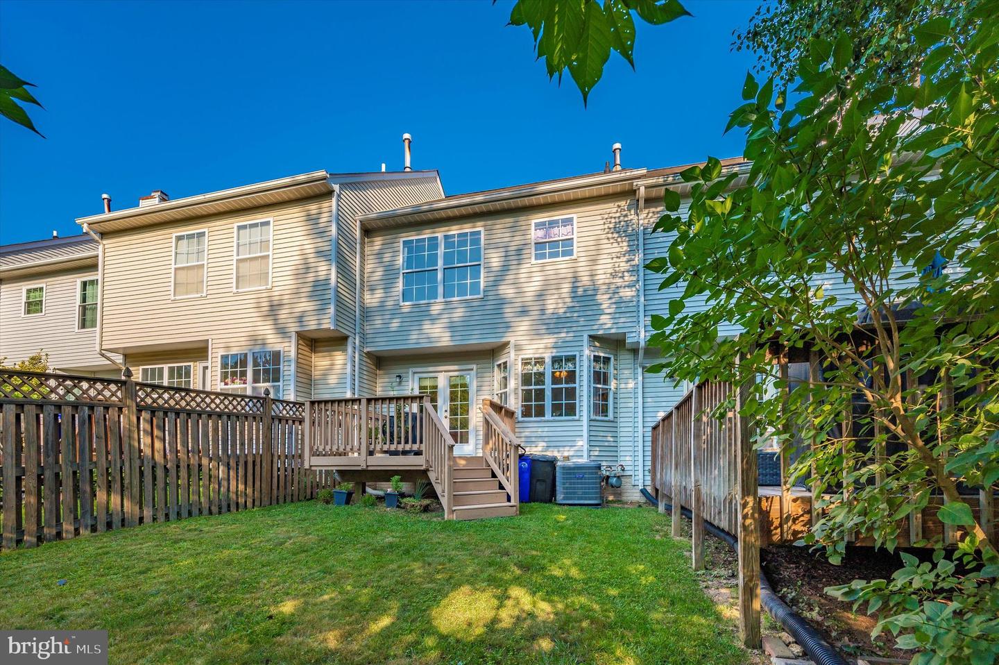 9121 Ridgefield LANE