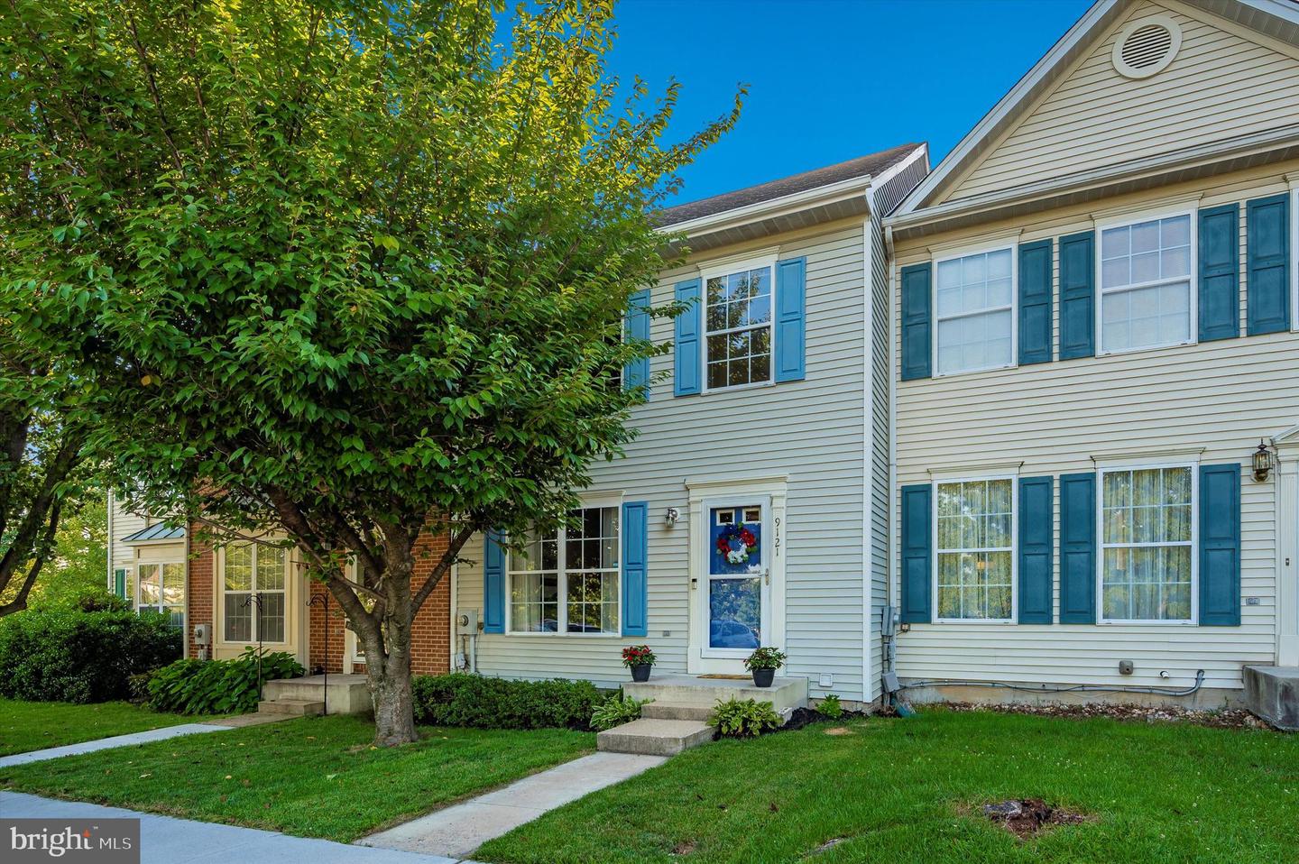 9121 Ridgefield LANE