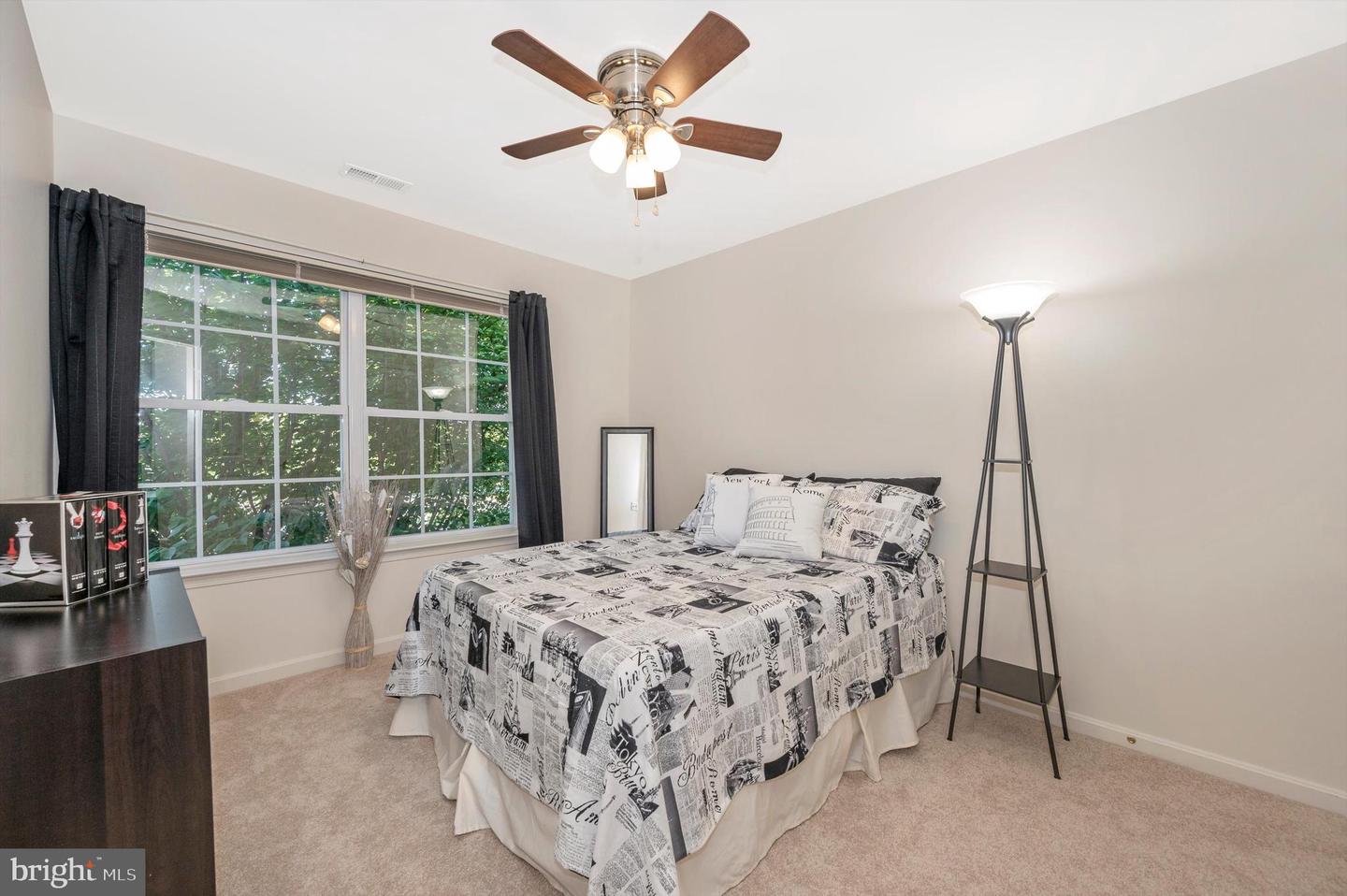 9121 Ridgefield LANE
