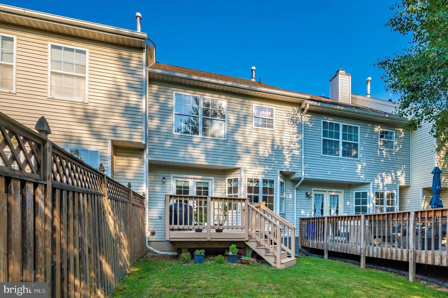 9121 Ridgefield LANE