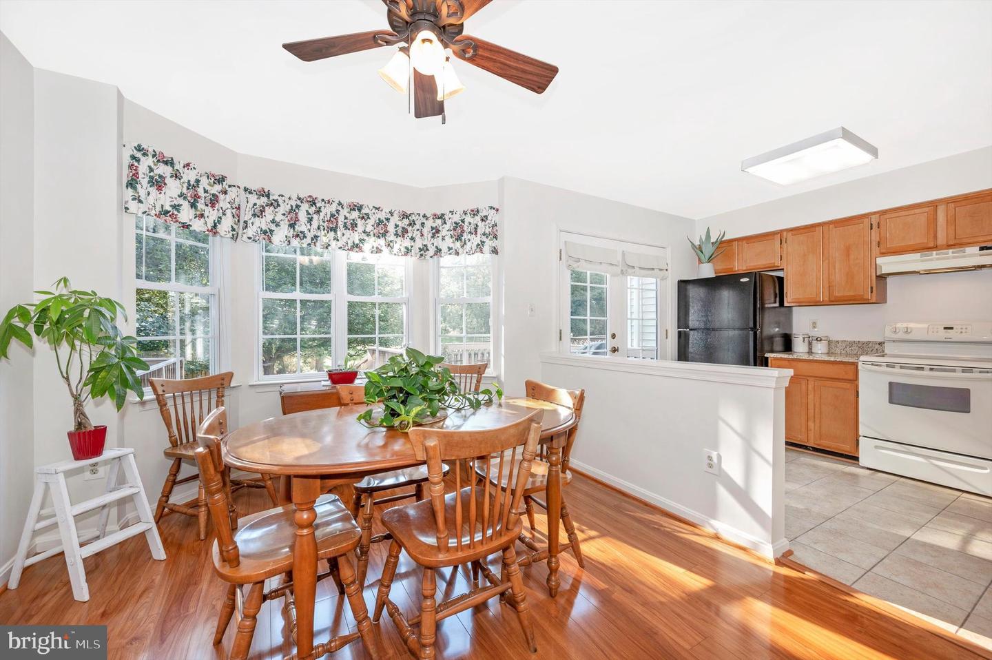 9121 Ridgefield LANE
