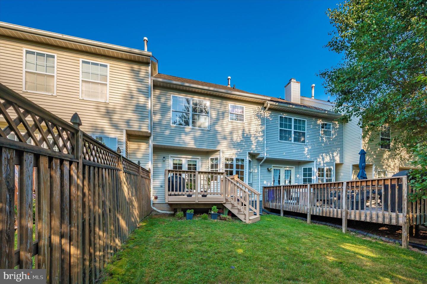 9121 Ridgefield LANE