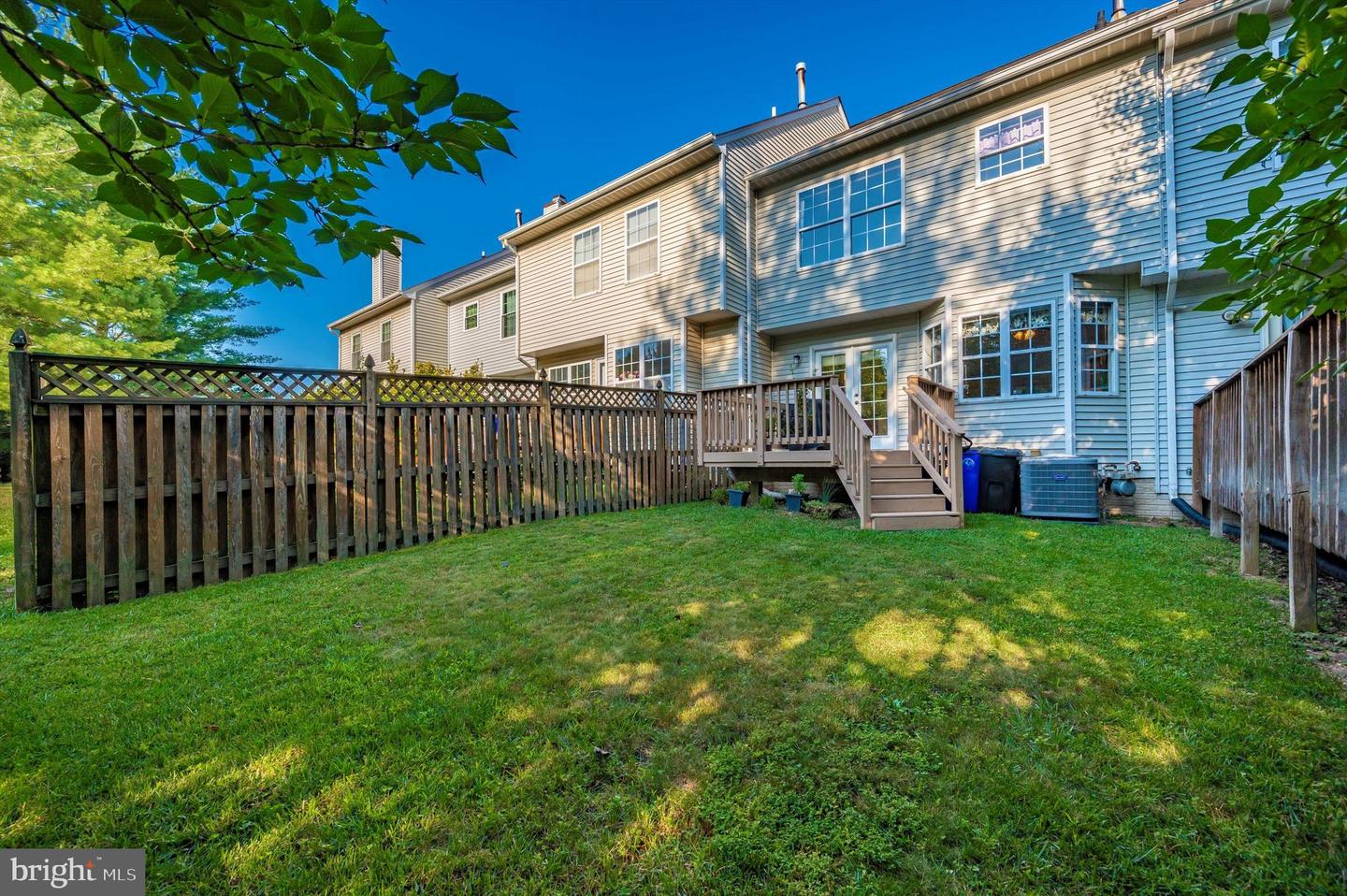 9121 Ridgefield LANE