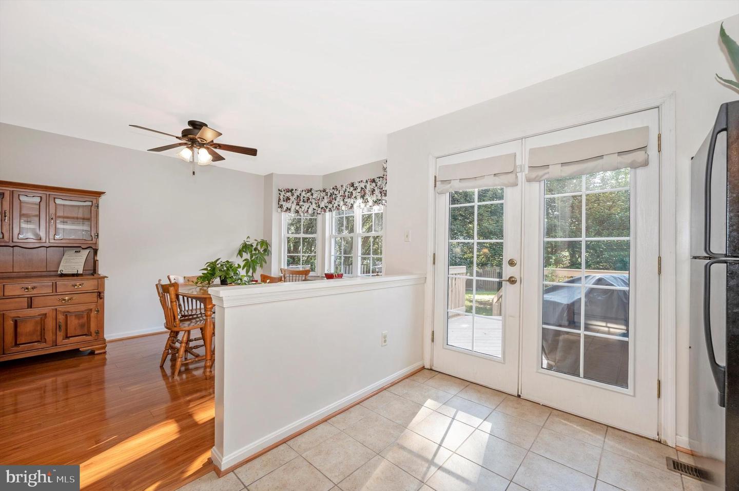 9121 Ridgefield LANE