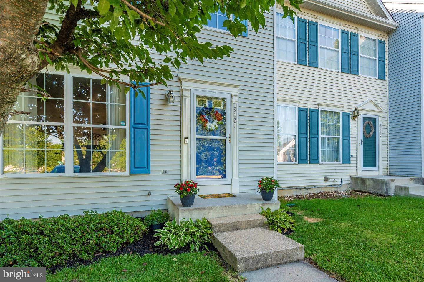 9121 Ridgefield LANE