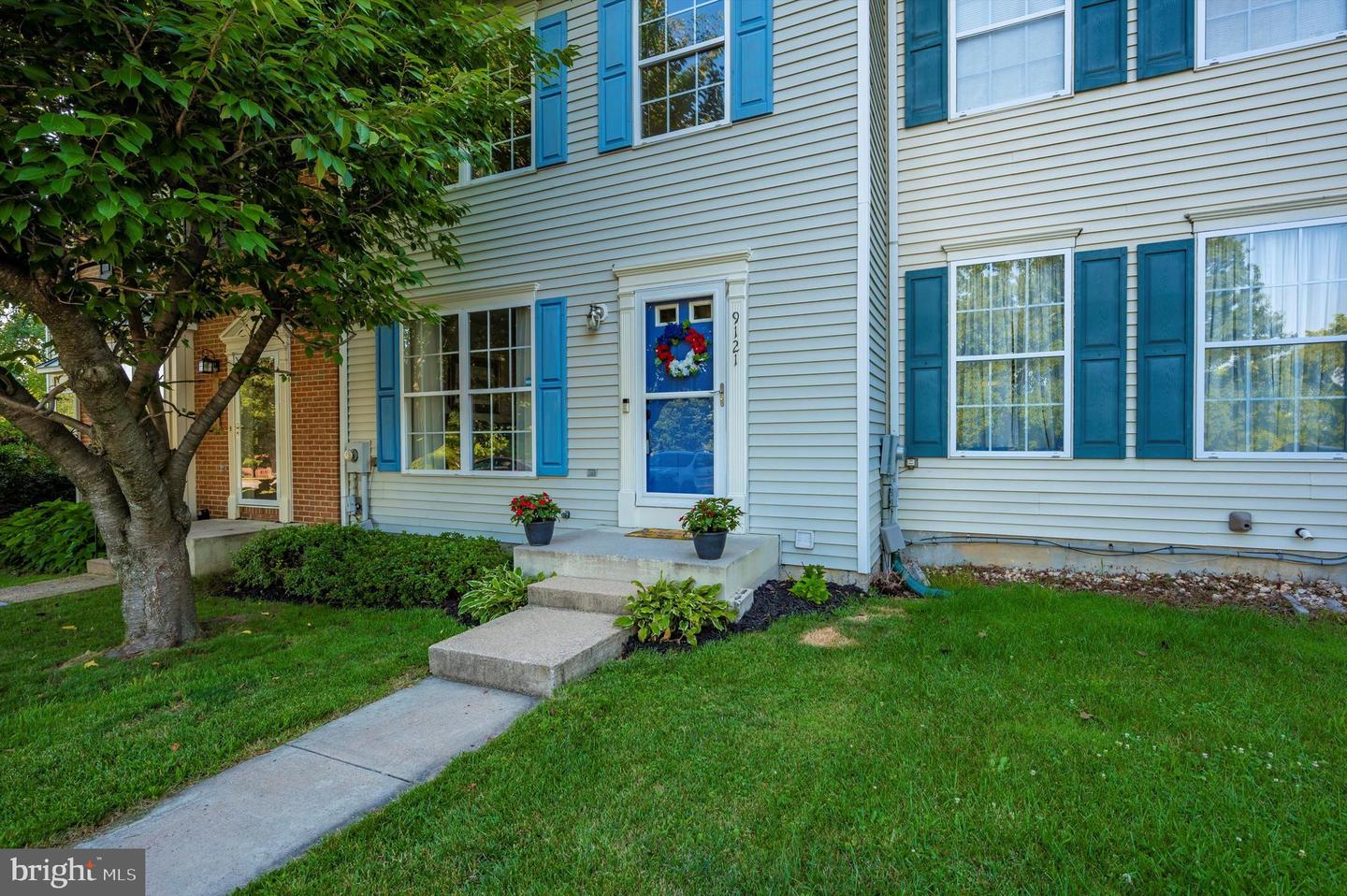 9121 Ridgefield LANE
