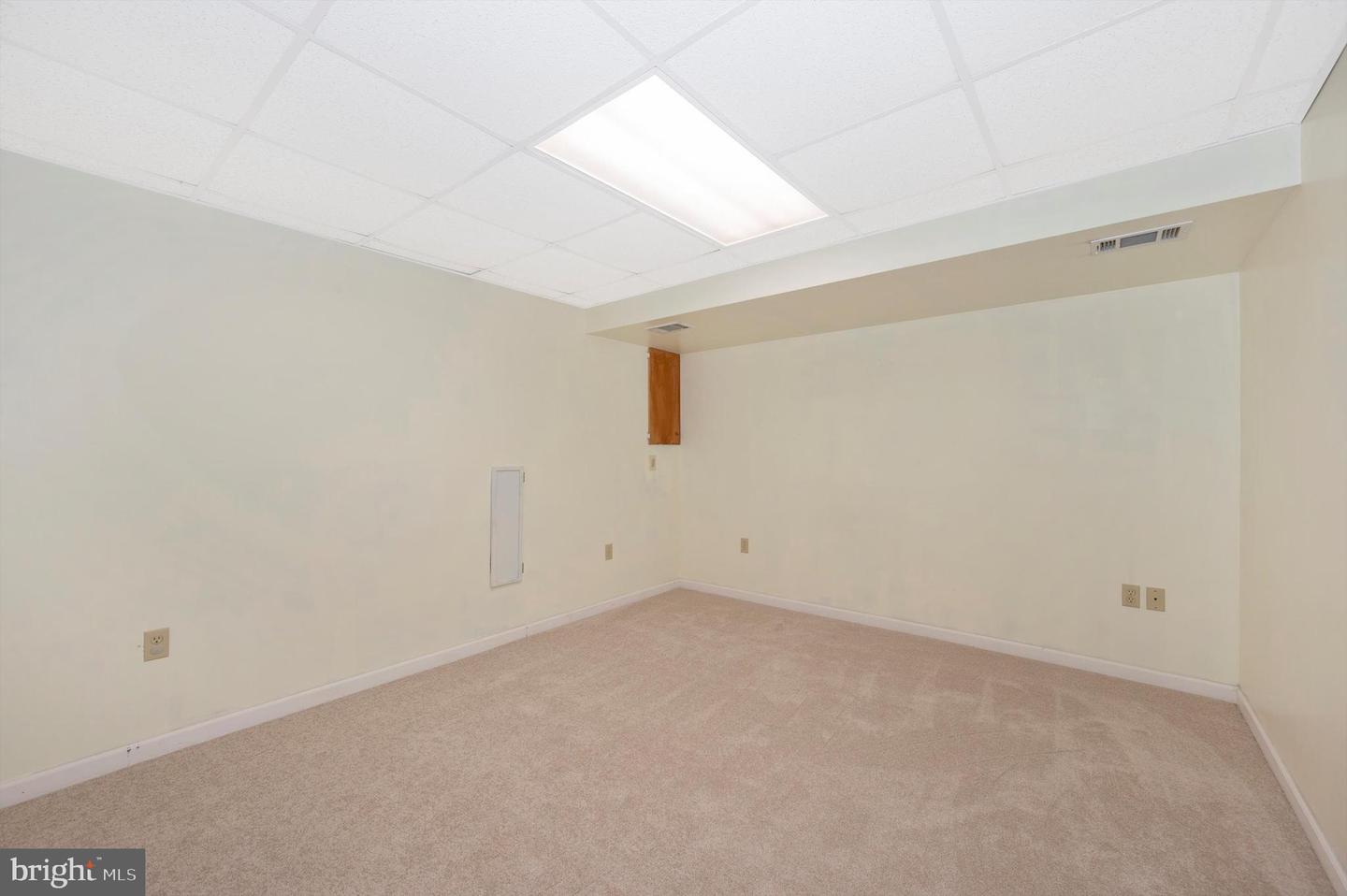 9121 Ridgefield LANE