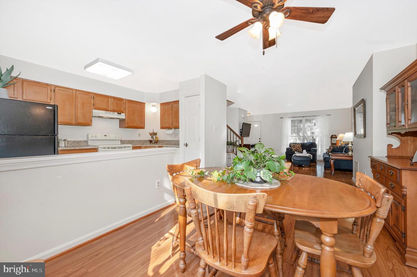 9121 Ridgefield LANE
