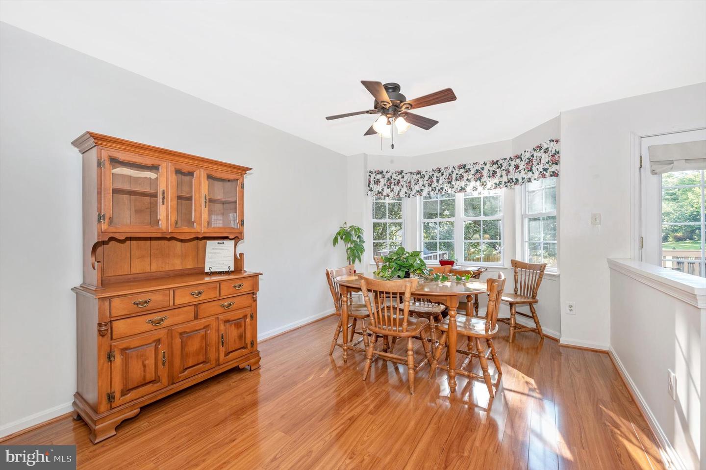 9121 Ridgefield LANE
