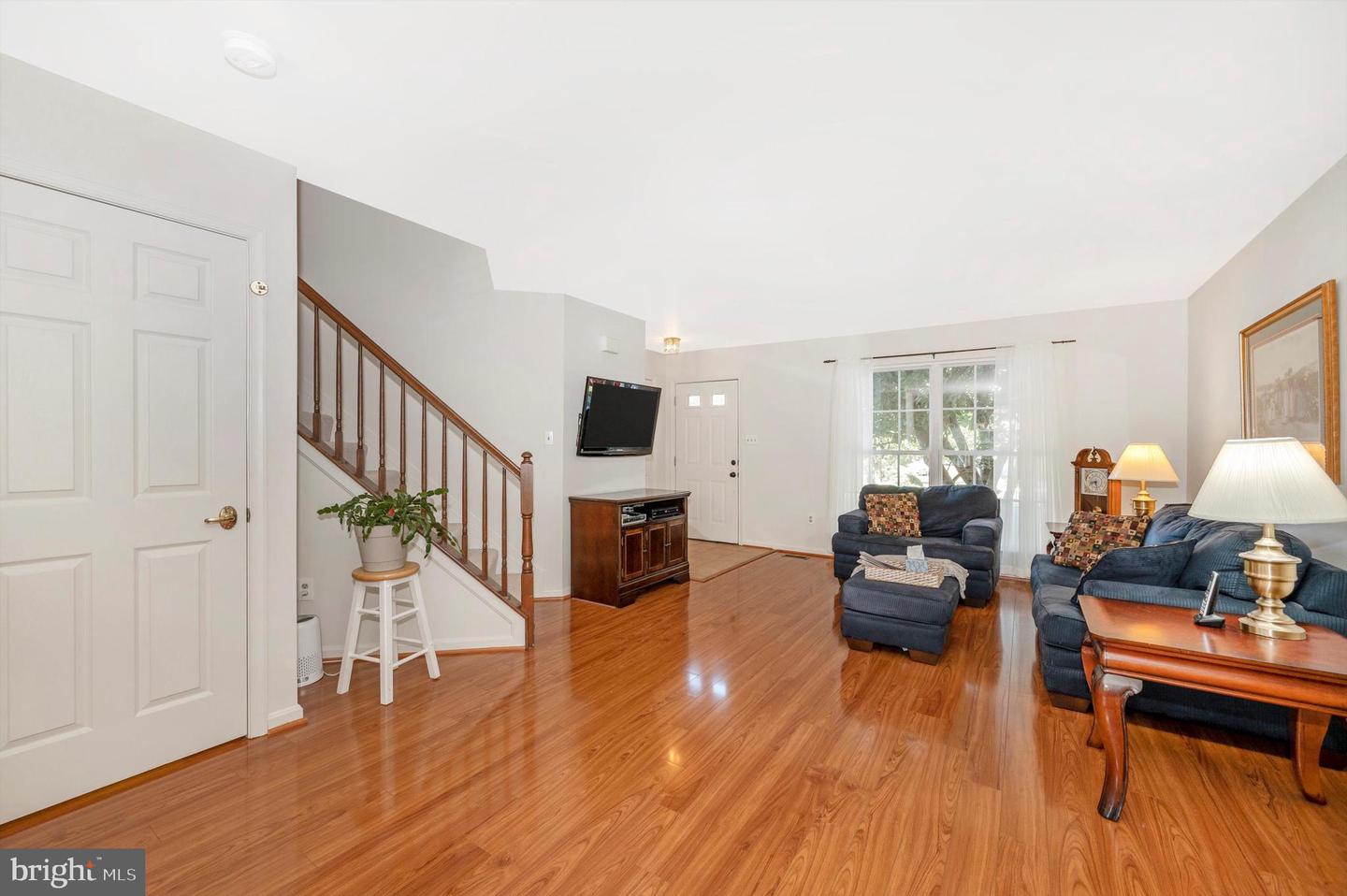 9121 Ridgefield LANE