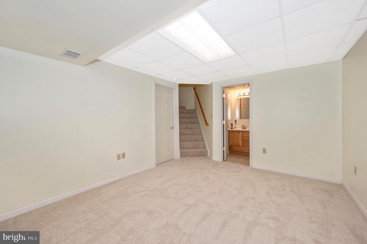9121 Ridgefield LANE
