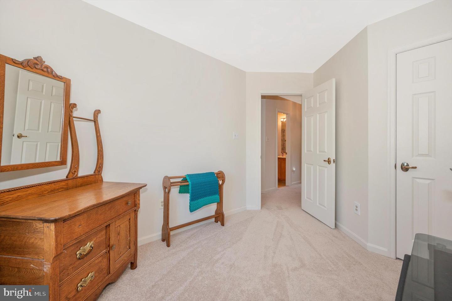 9121 Ridgefield LANE