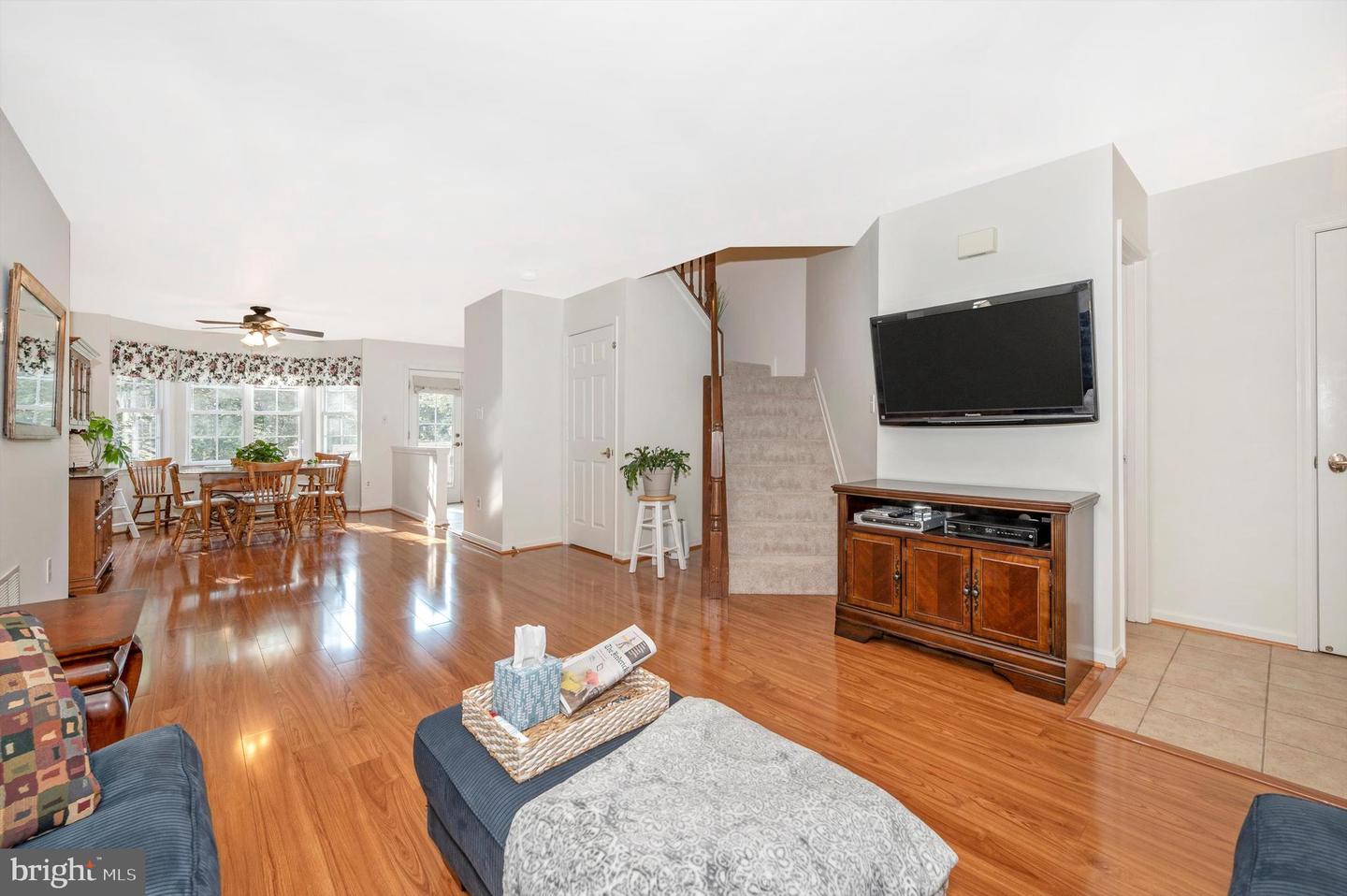 9121 Ridgefield LANE