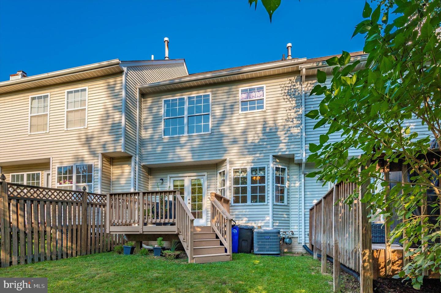 9121 Ridgefield LANE